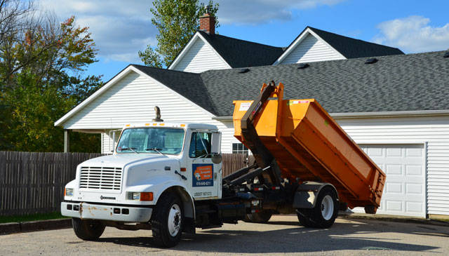 Grand Rapids Dumpster Rental roll-off truck